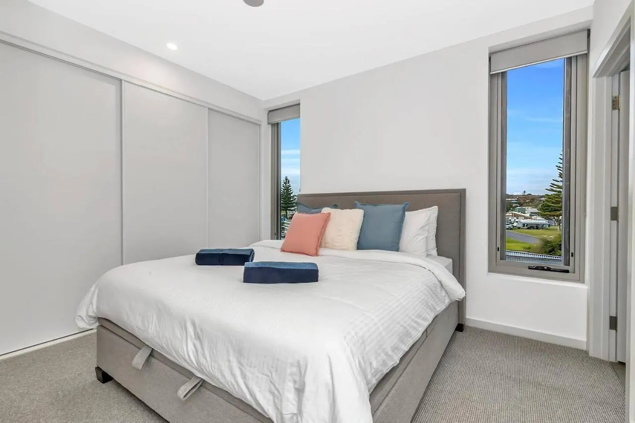 'Sunset Delight' Hamptons-Style Beachfront Living Adelaide 0*,